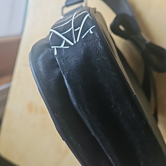 DISNEY NIGHTMARE BEFORE CHRISTMAS CELLPHONE BAG - Picture 8 of 12